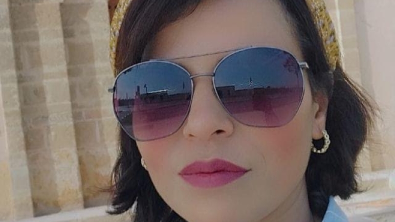 صباح بنداوود شاعرة مغربية.. لا تزال تنتظر عودة شيطانها من السفر