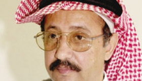 الشاعر السعودي علي الدميني.. الرعويُّ الأجمل الذي حرسَ ليلَ القصيدة
