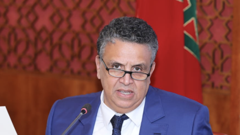 وزير مغربي يغضب الشعب ..غني وصرف على نجله أموالاً في الخارج 