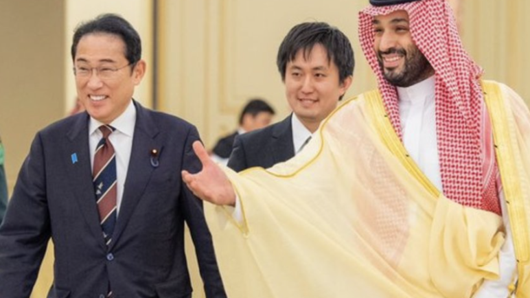 رئيس وزراء اليابان في السعودية.. اتفاقيات للطاقة والاستثمار