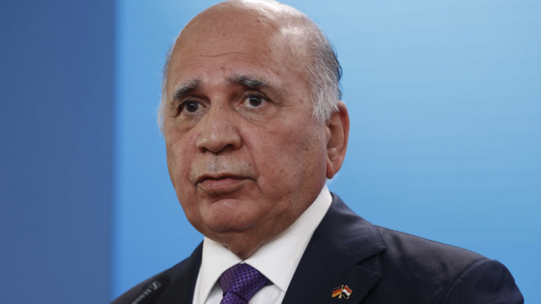 وزير الخارجية العراقي يتلقى التعازي